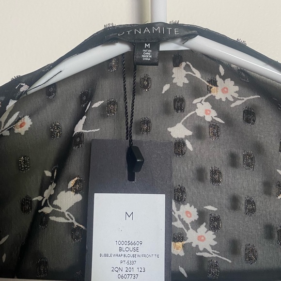 Dynamite- Raglan Tie Wrap Blouse Size M - Picture 2 of 4